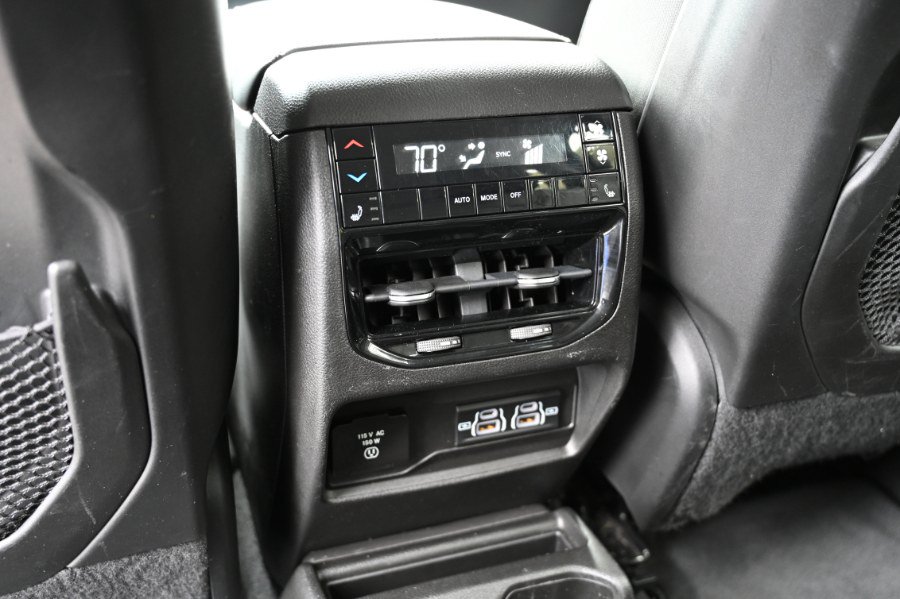 Used 2021 Jeep Grand Cherokee L Limited AWD/4WD image 17