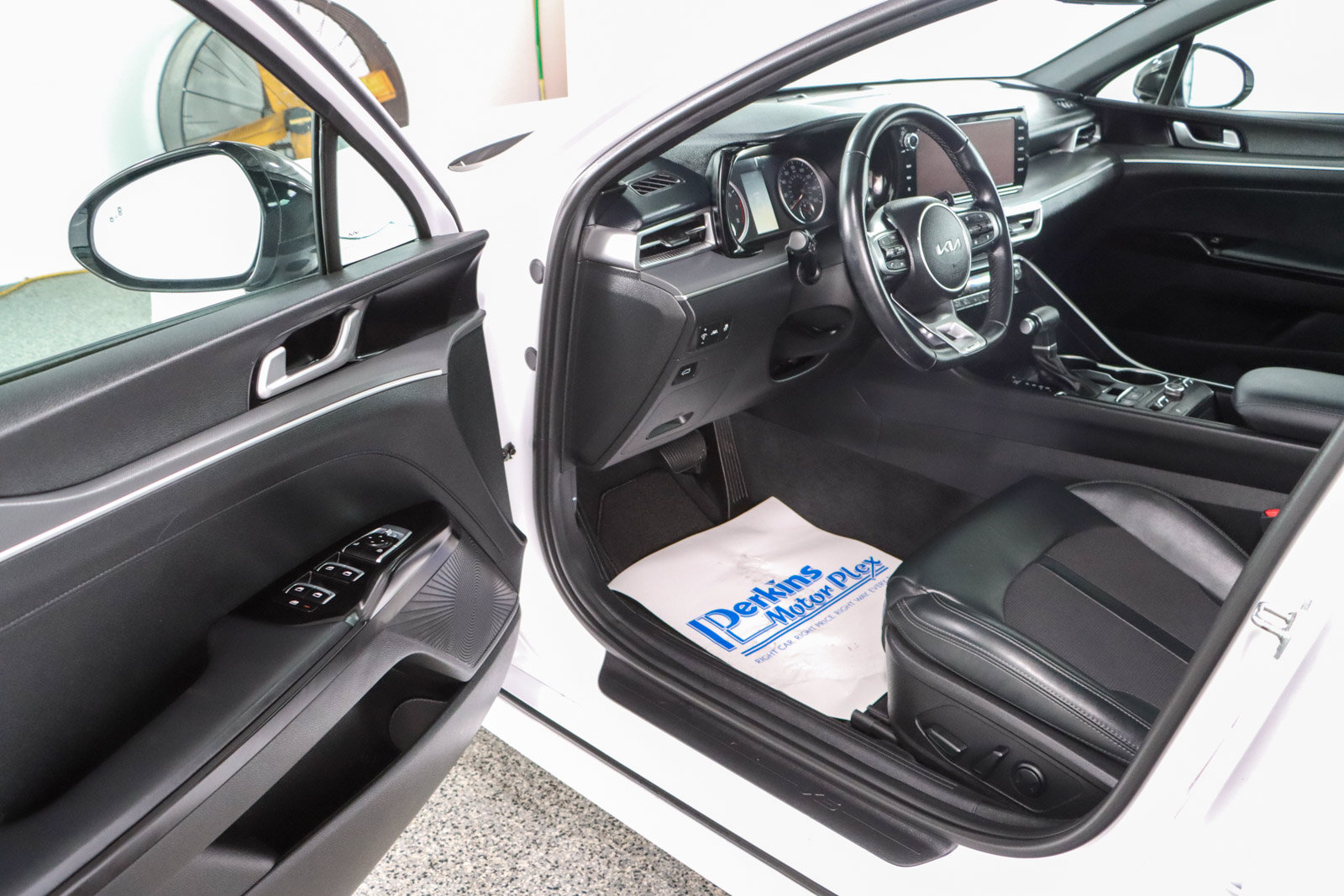 Used 2024 Kia K5 GT-Line FWD image 3