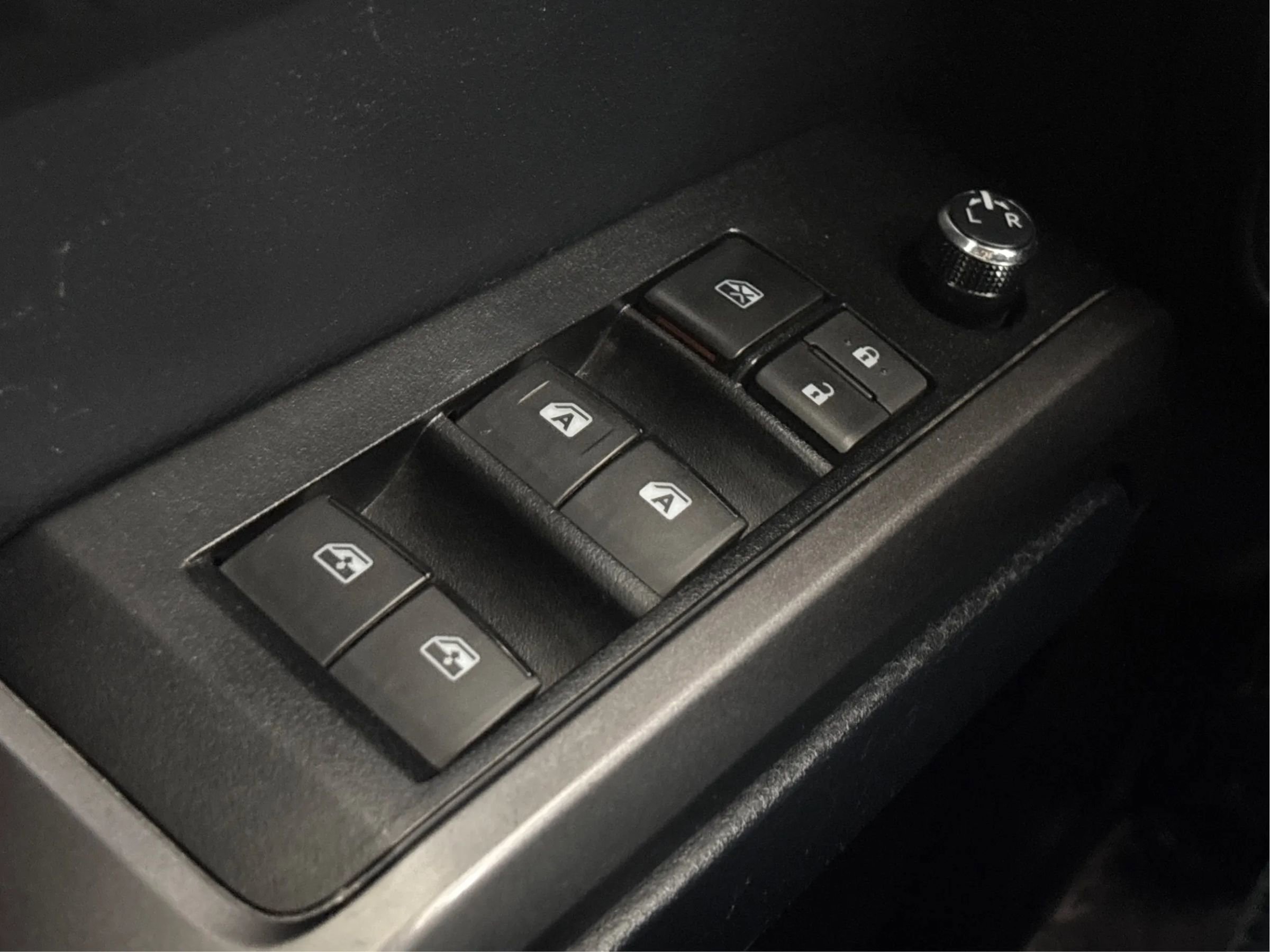 Used 2017 Toyota Tacoma TRD Off-Road w/ Tow Package image 40