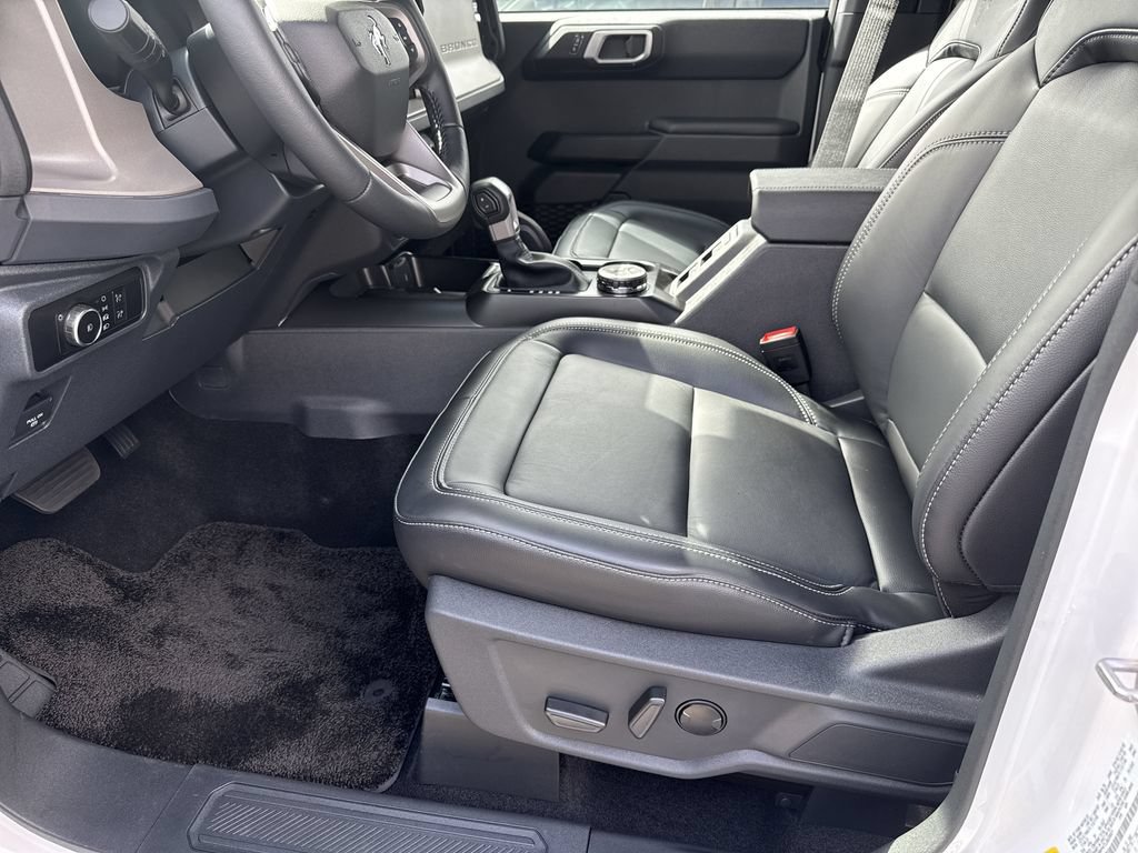 New 2026 Ford Bronco Outer Banks w/ Sasquatch Package AWD/4WD image 8