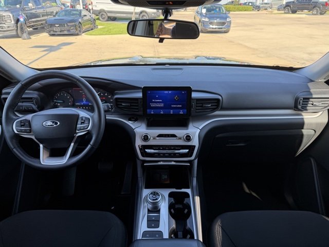 Used 2024 Ford Explorer XLT image 23