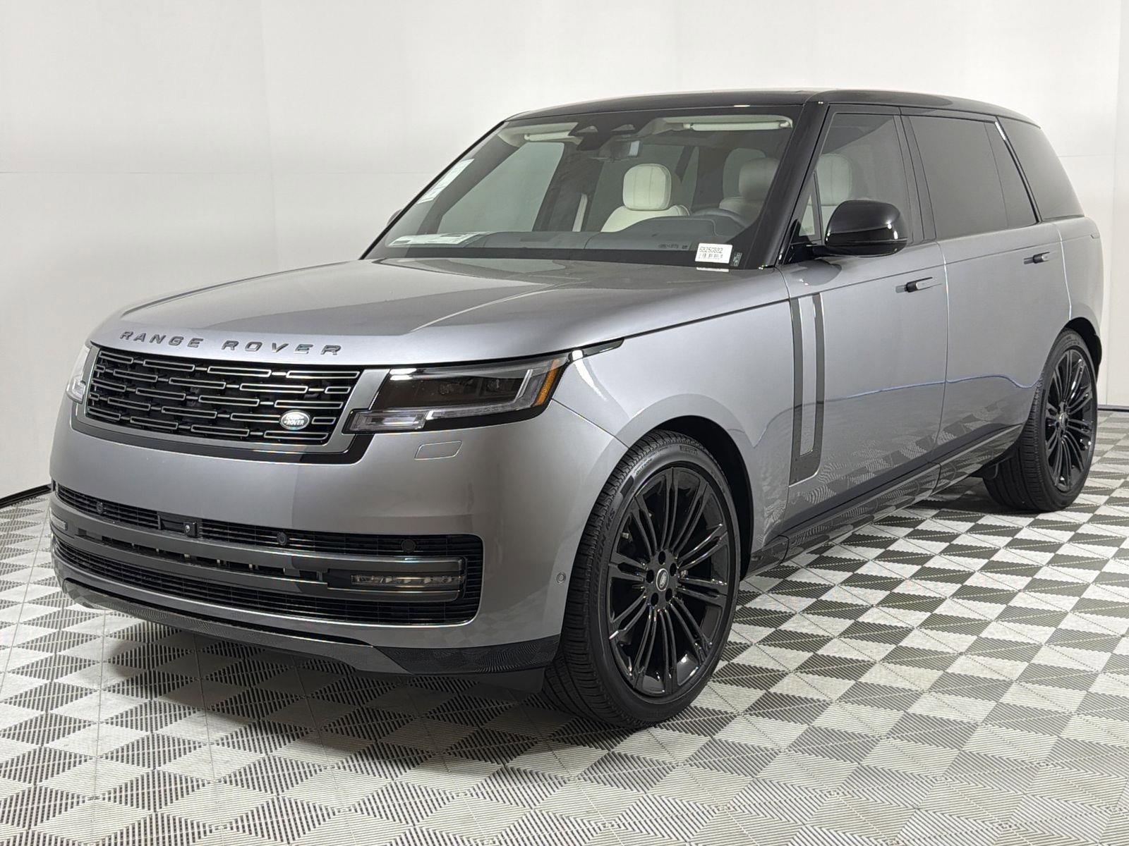 New 2025 Land Rover Range Rover Long Wheelbase SE