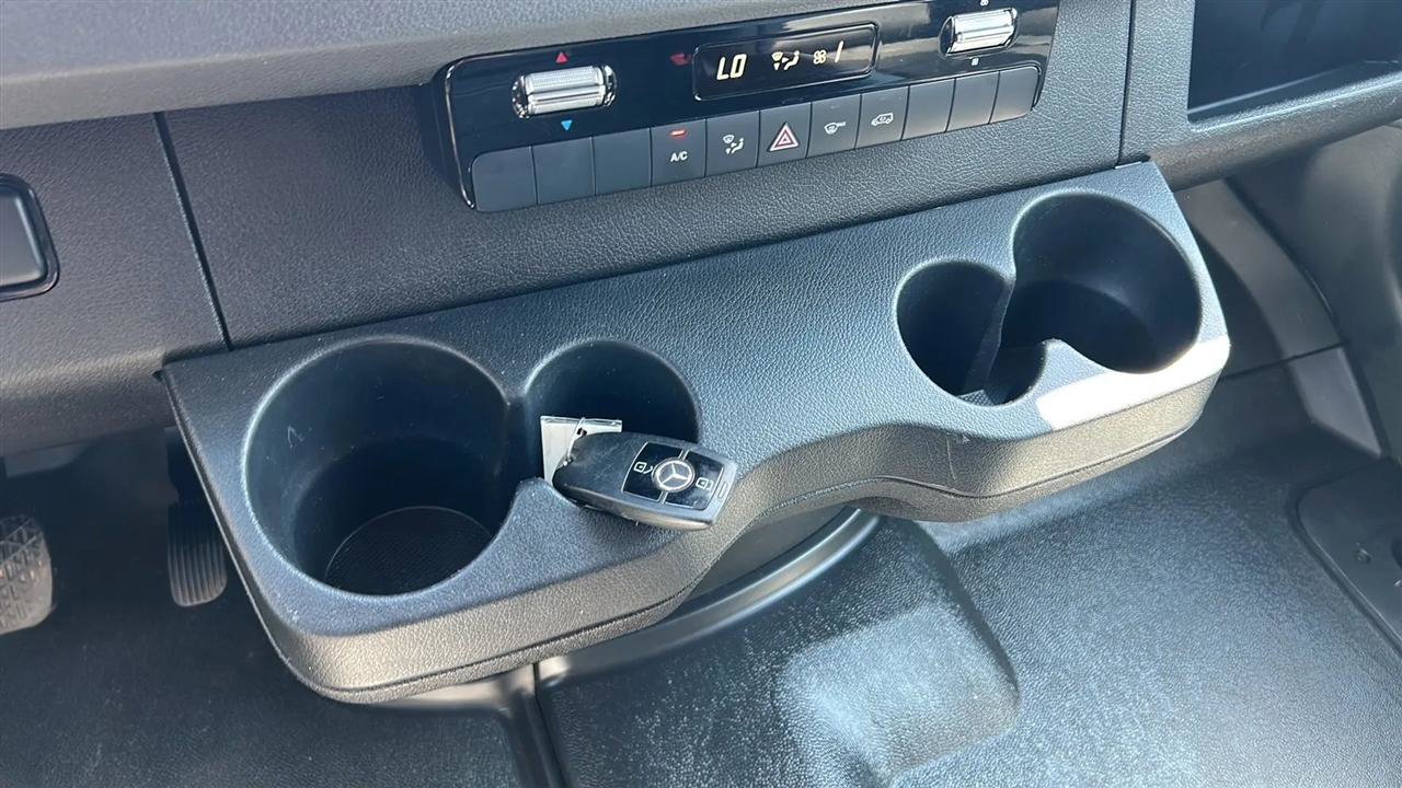 Used 2022 Mercedes-Benz Sprinter 2500 image 26