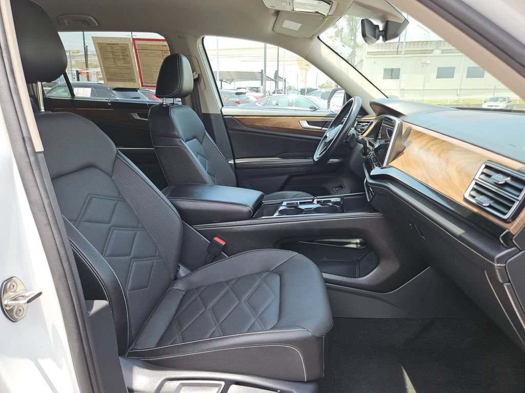 Used 2025 Volkswagen Atlas SE FWD image 25
