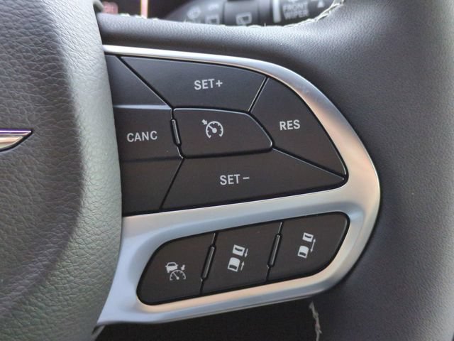 New 2026 Chrysler Pacifica Select AWD/4WD image 27