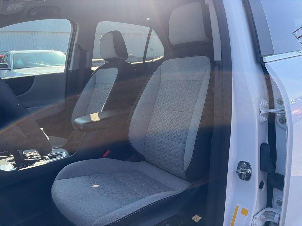 Used 2023 Chevrolet Equinox LT image 12