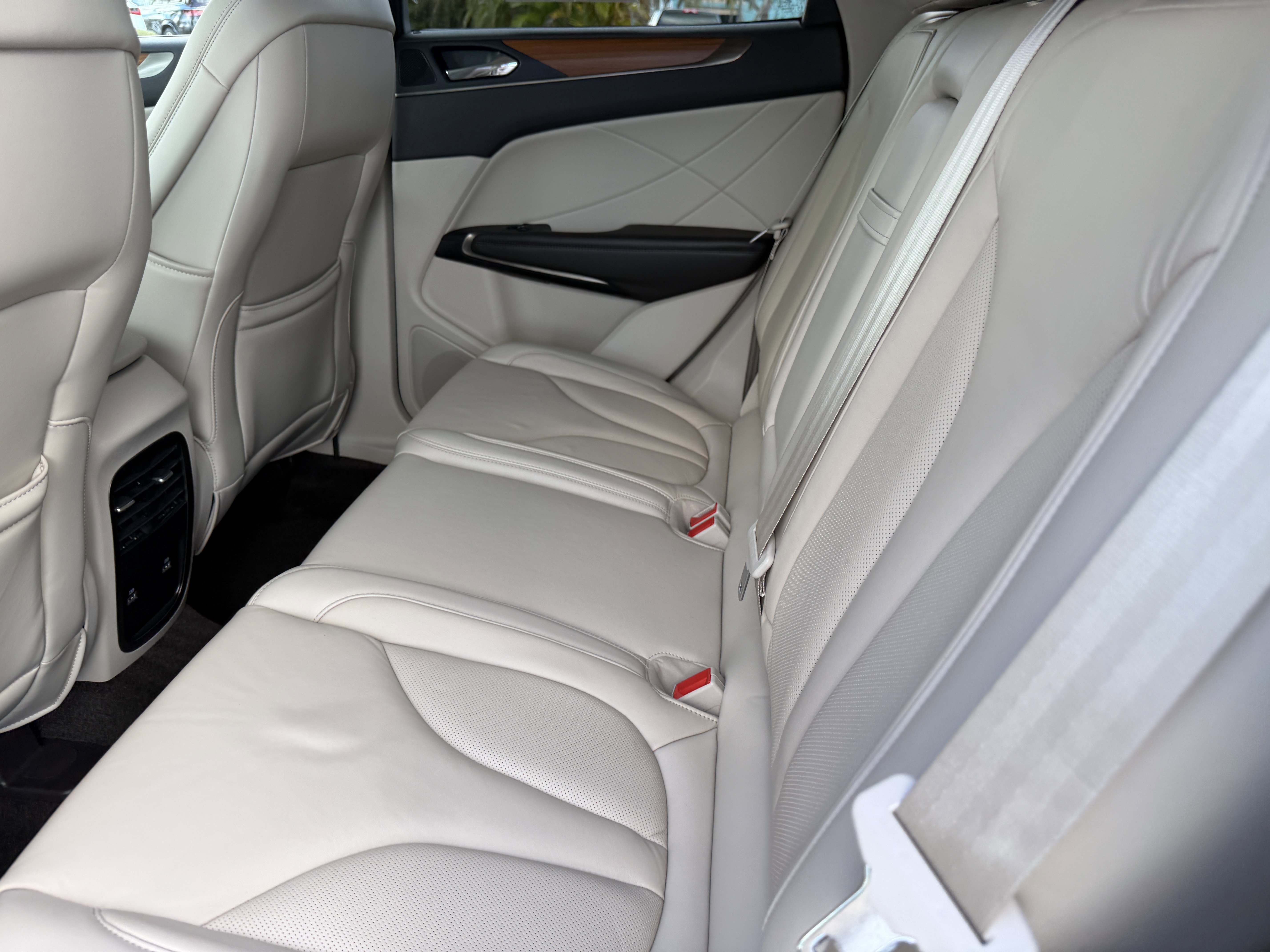 Used 2019 Lincoln MKC Select w/ Select Plus Package image 17