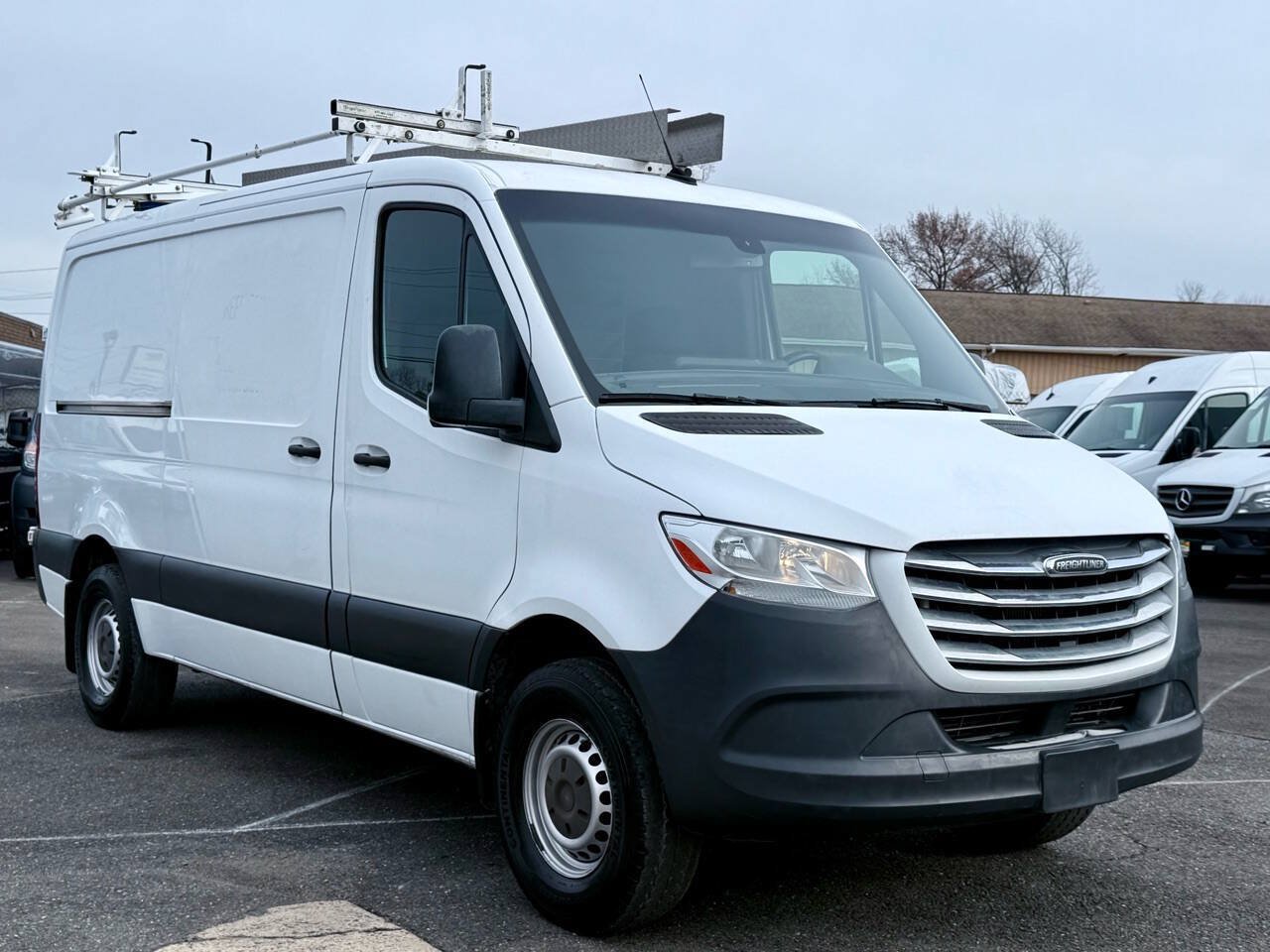 Used 2019 Freightliner Sprinter 2500 RWD image 3