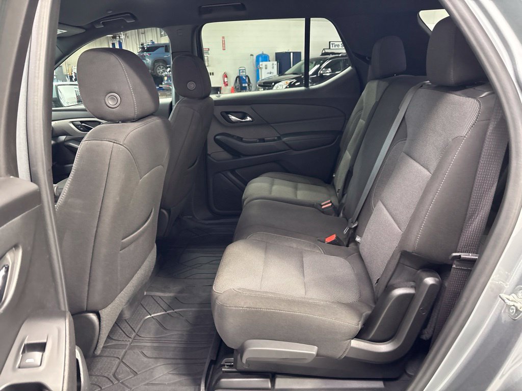 Used 2023 Chevrolet Traverse LT AWD/4WD image 34