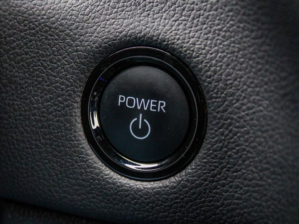 Used 2025 Toyota Tundra Limited AWD/4WD image 29