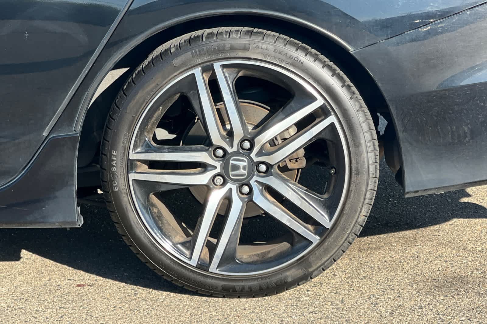 Used 2016 Honda Accord Touring image 25