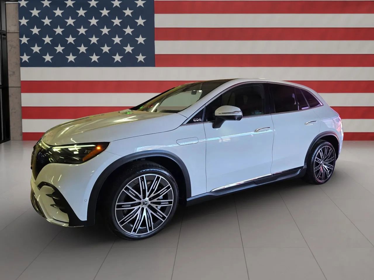 Used 2023 Mercedes-Benz EQE 500 4MATIC SUV image 1