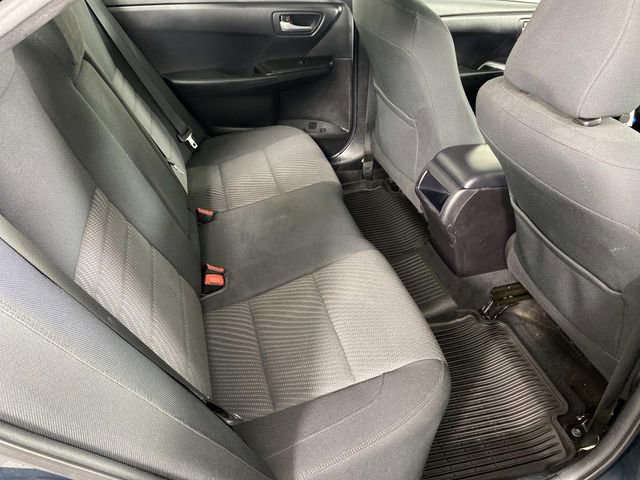 Used 2017 Toyota Camry LE FWD image 11