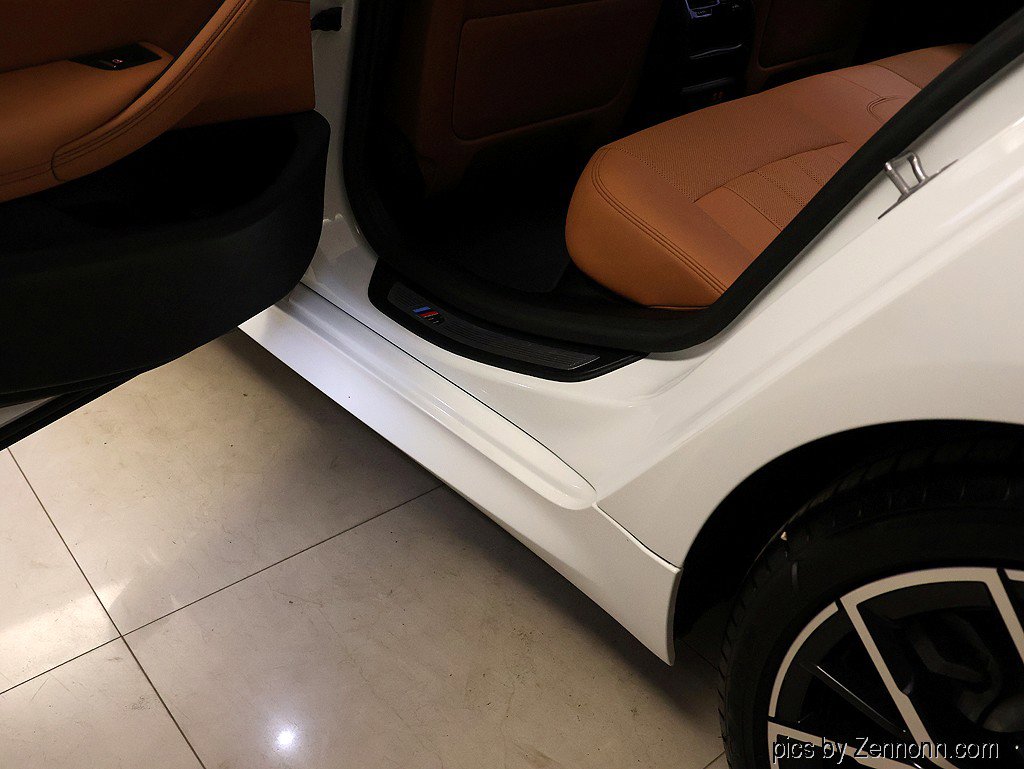 Certified 2023 BMW 530i xDrive w/ M Sport Package image 27