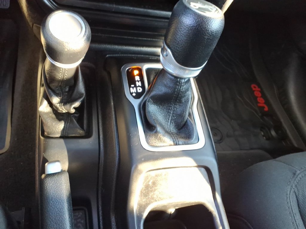 Used 2018 Jeep Wrangler Unlimited Sport S AWD/4WD image 20