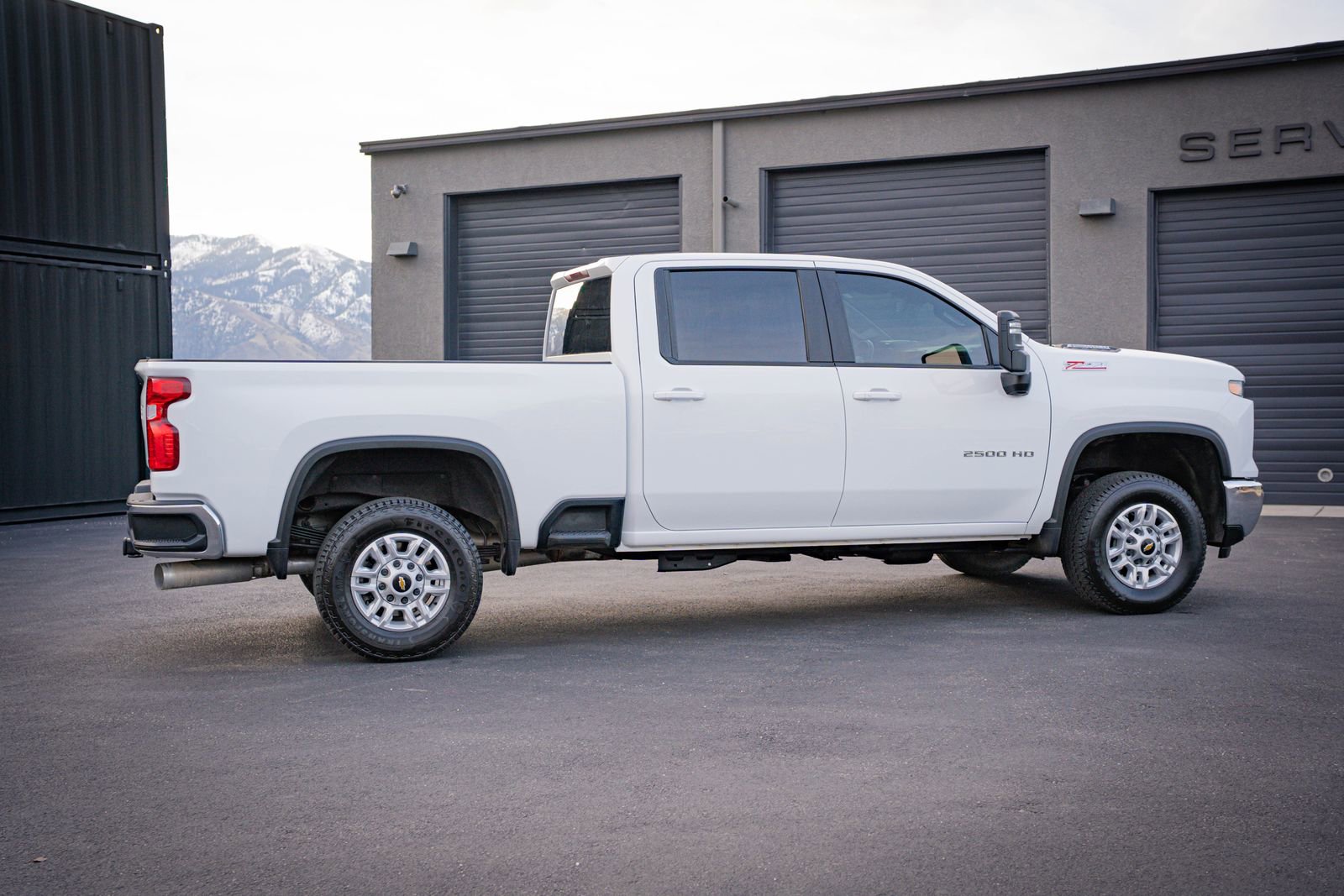 Used 2024 Chevrolet Silverado 2500 LT w/ Convenience Package image 6
