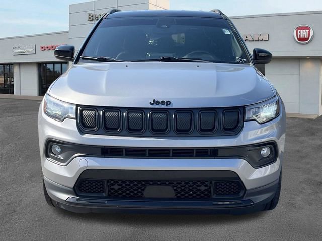 Used 2022 Jeep Compass Latitude image 2