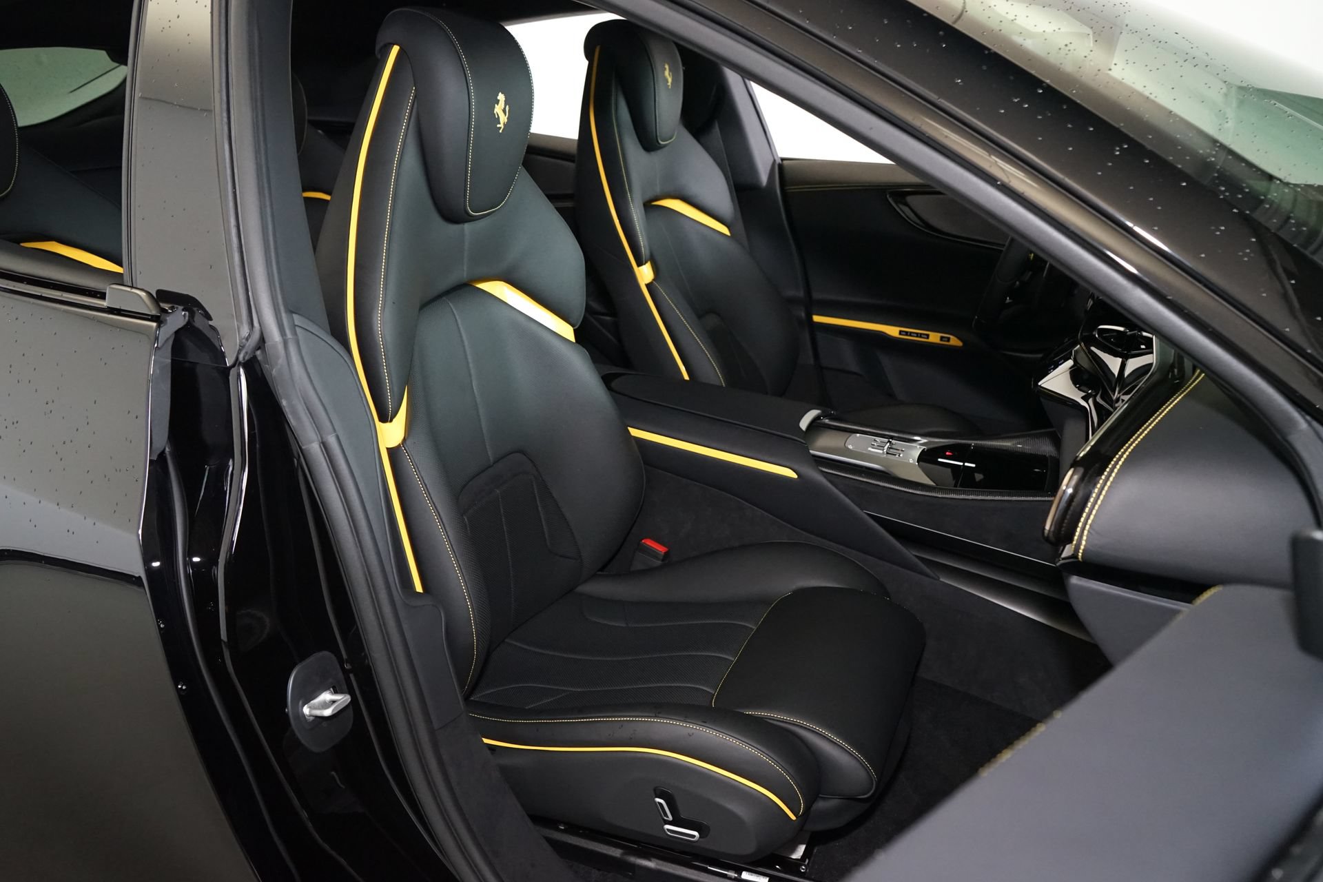 Used 2025 Ferrari Purosangue AWD/4WD image 10
