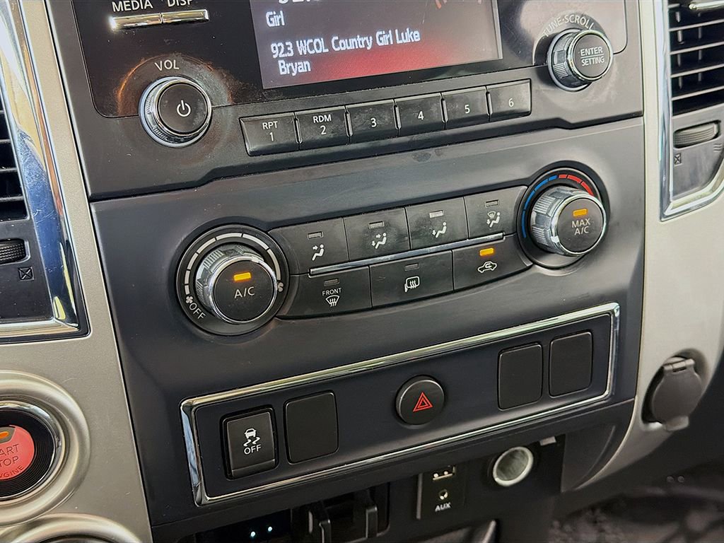 Used 2017 Nissan Titan SV image 29