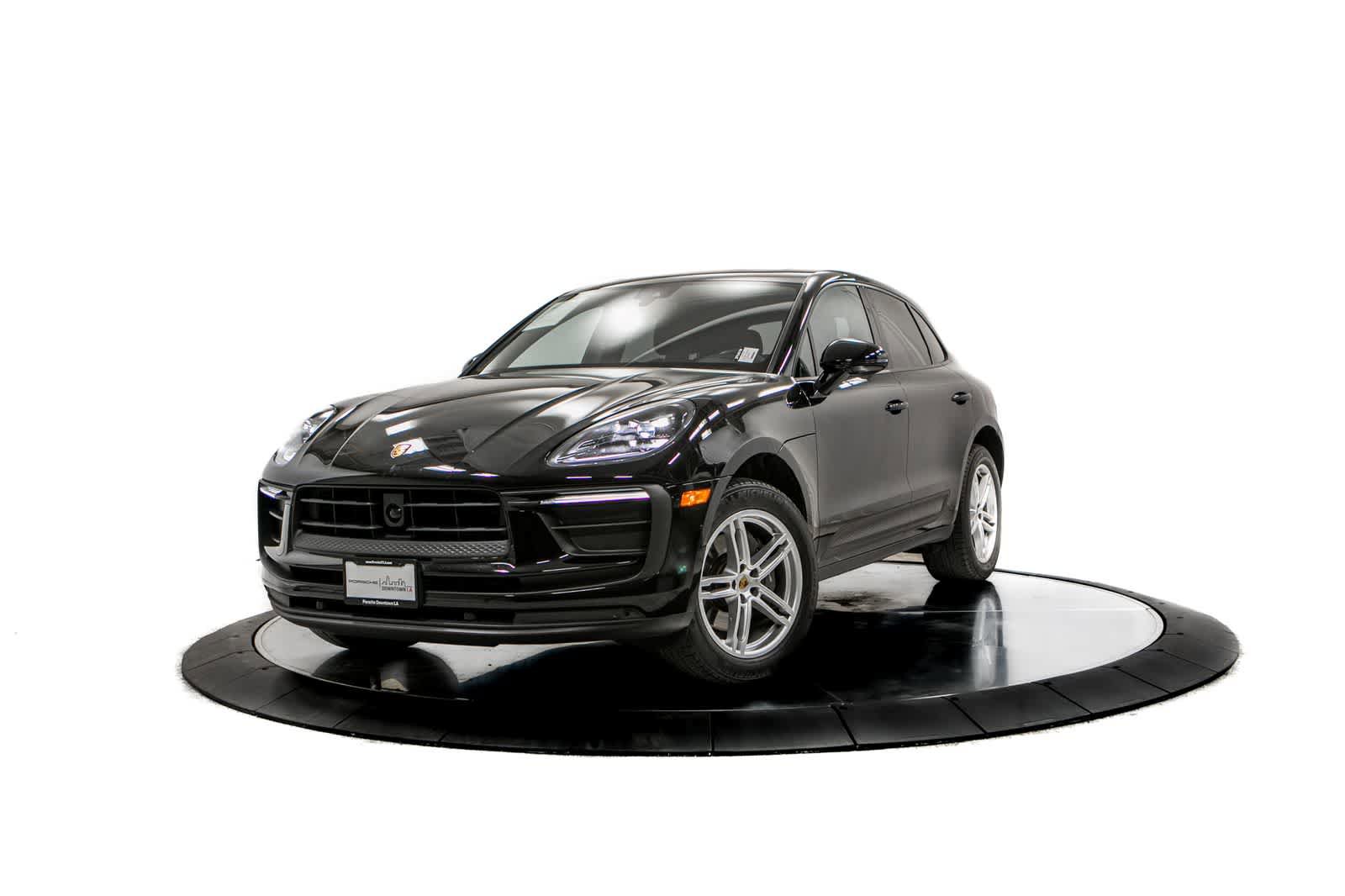 Certified 2024 Porsche Macan AWD/4WD image 1
