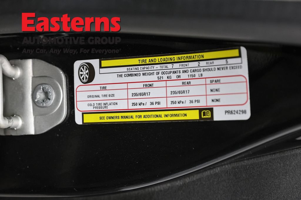 Used 2023 Chrysler Pacifica Touring-L FWD image 37