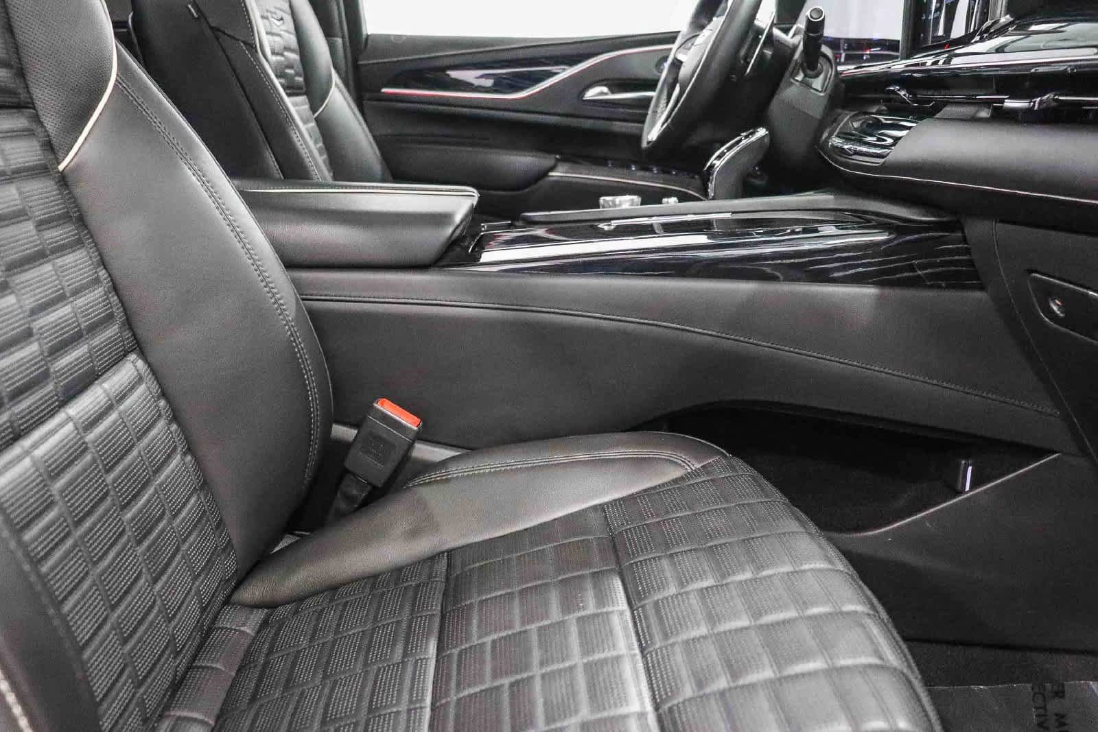Used 2023 Cadillac Escalade V w/ LPO, ONYX Package AWD/4WD image 20
