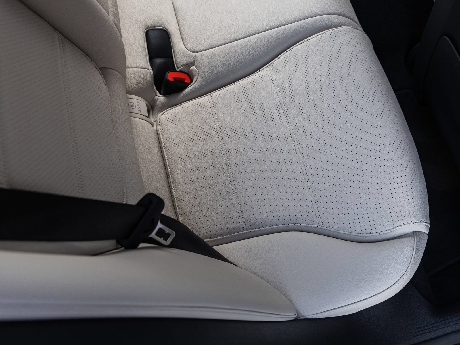 Used 2025 Mercedes-Benz C 300 Sedan image 36