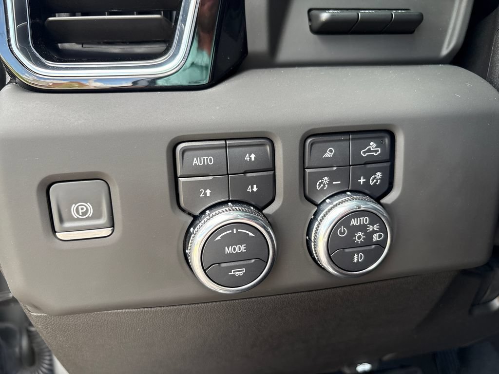 Certified 2025 GMC Sierra 2500 Denali Ultimate w/ Max Trailering Package AWD/4WD image 24