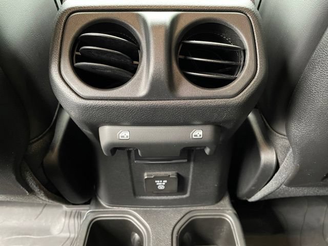 Used 2024 Jeep Gladiator Rubicon AWD/4WD image 25