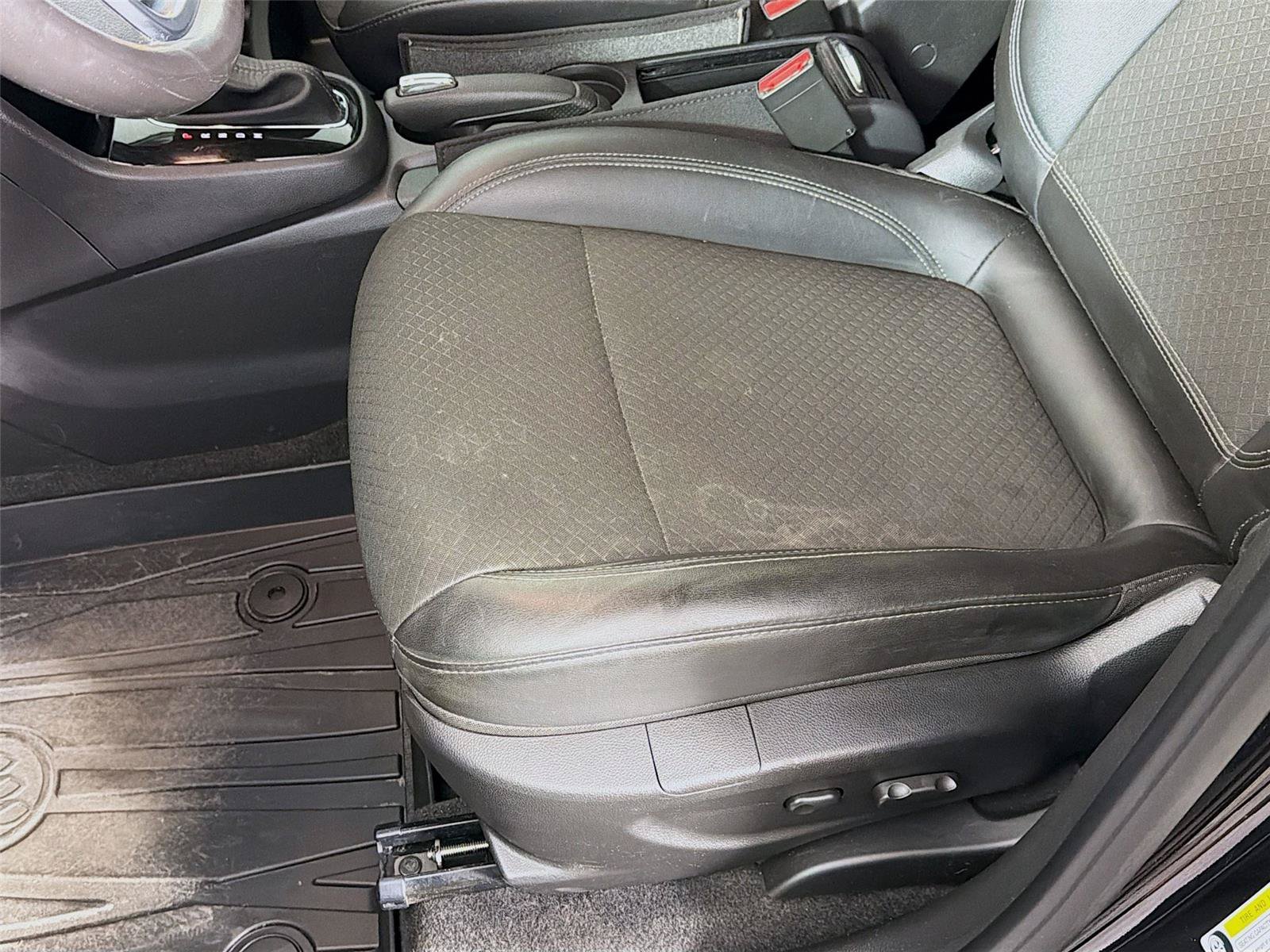 Used 2020 Buick Encore Preferred AWD/4WD image 15