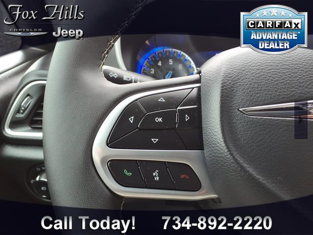 Used 2026 Chrysler Pacifica Select image 18