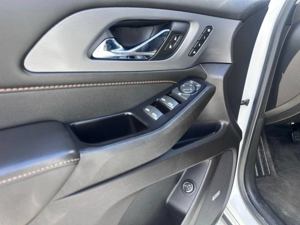 Used 2020 Chevrolet Traverse Premier w/ LPO, Floor Liner Package FWD image 13