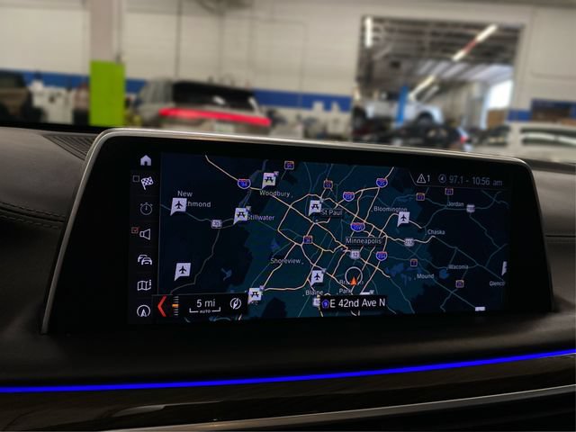 Used 2018 BMW 740i xDrive AWD/4WD image 31