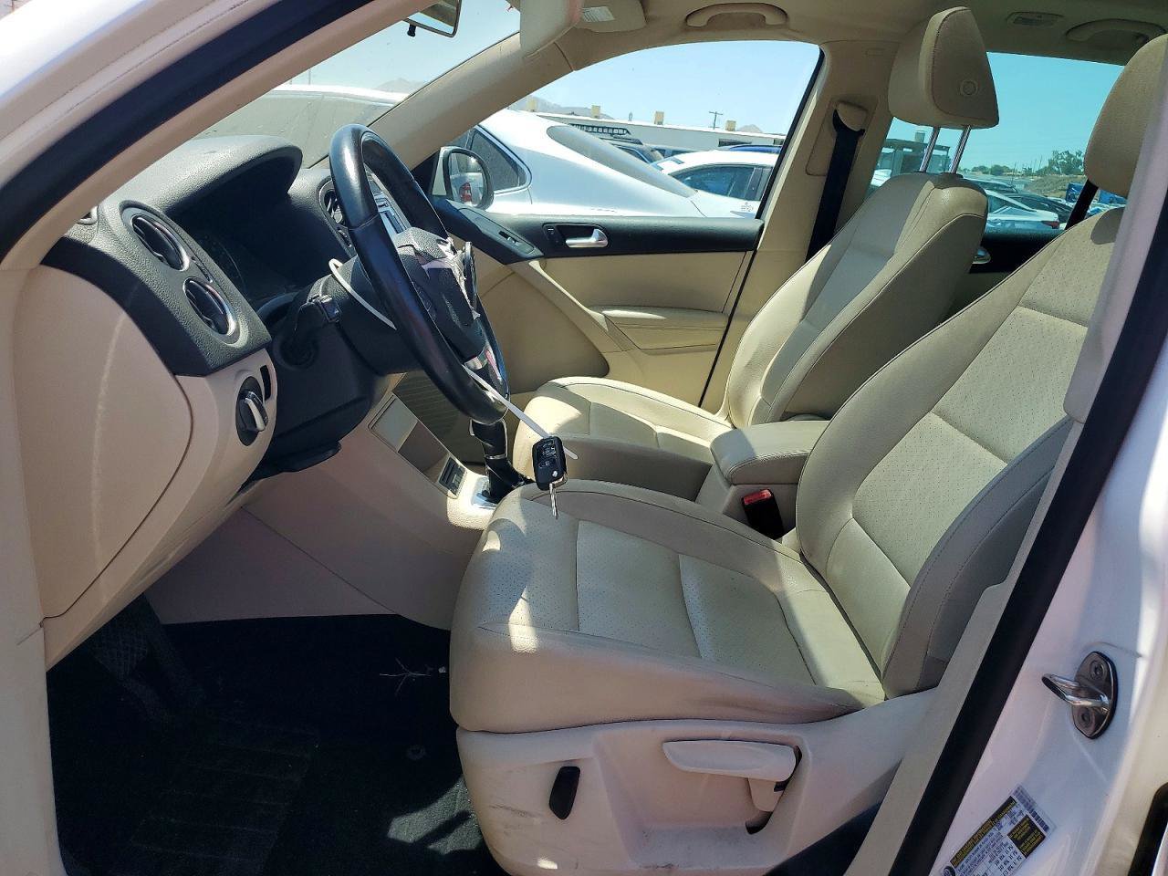 Used 2012 Volkswagen Tiguan SE FWD image 6