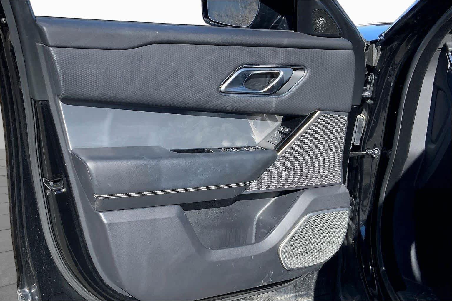 Used 2020 Land Rover Range Rover Velar S AWD/4WD image 22