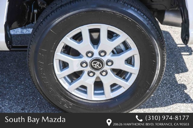 Used 2025 Toyota Tacoma SR5 AWD/4WD image 10