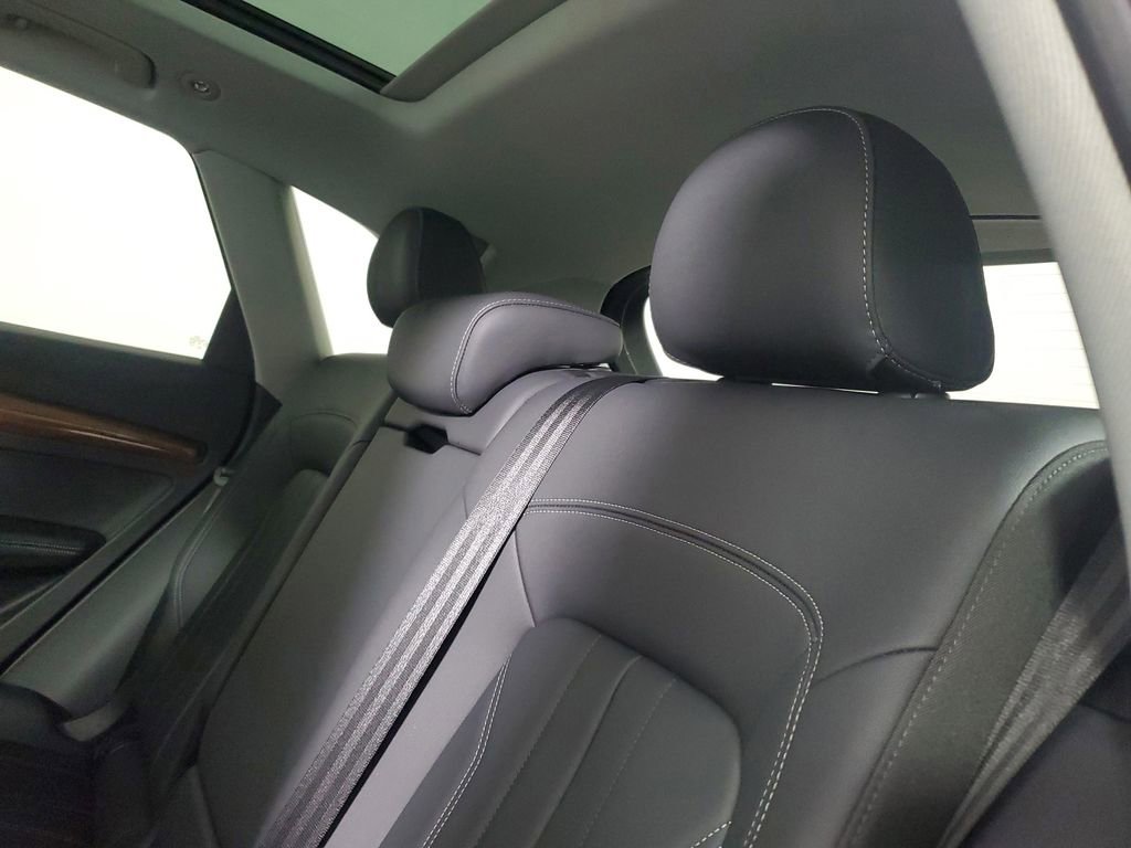 Used 2023 Audi Q5 2.0T Premium Plus w/ Premium Plus Package image 13