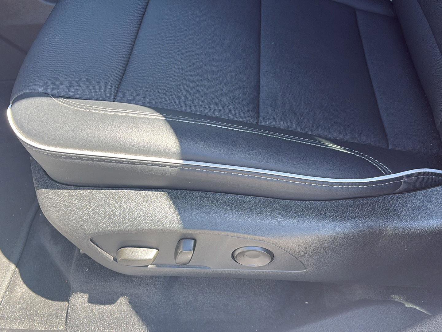 Used 2025 Buick Enclave Preferred image 9