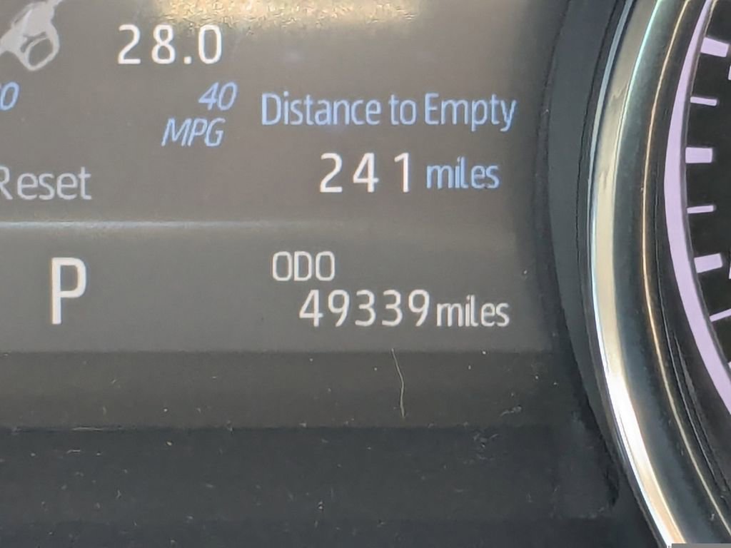 Used 2020 Toyota Camry SE w/ Moonroof Package image 27