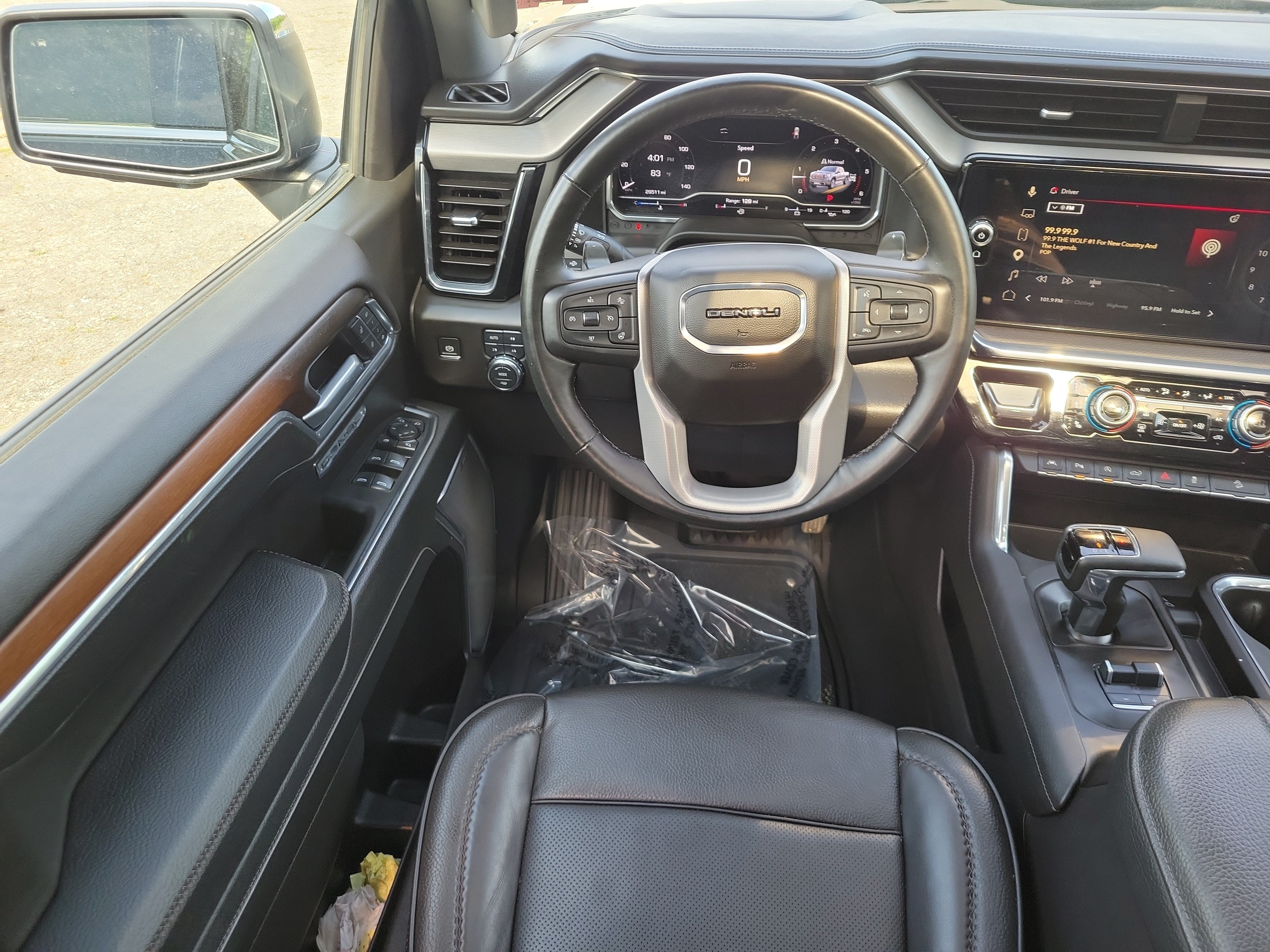 Used 2025 GMC Sierra 1500 Denali w/ Denali Reserve Package AWD/4WD image 19