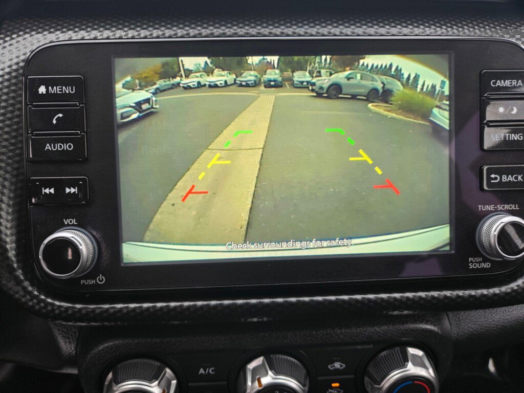 Used 2023 Nissan Kicks SV image 13