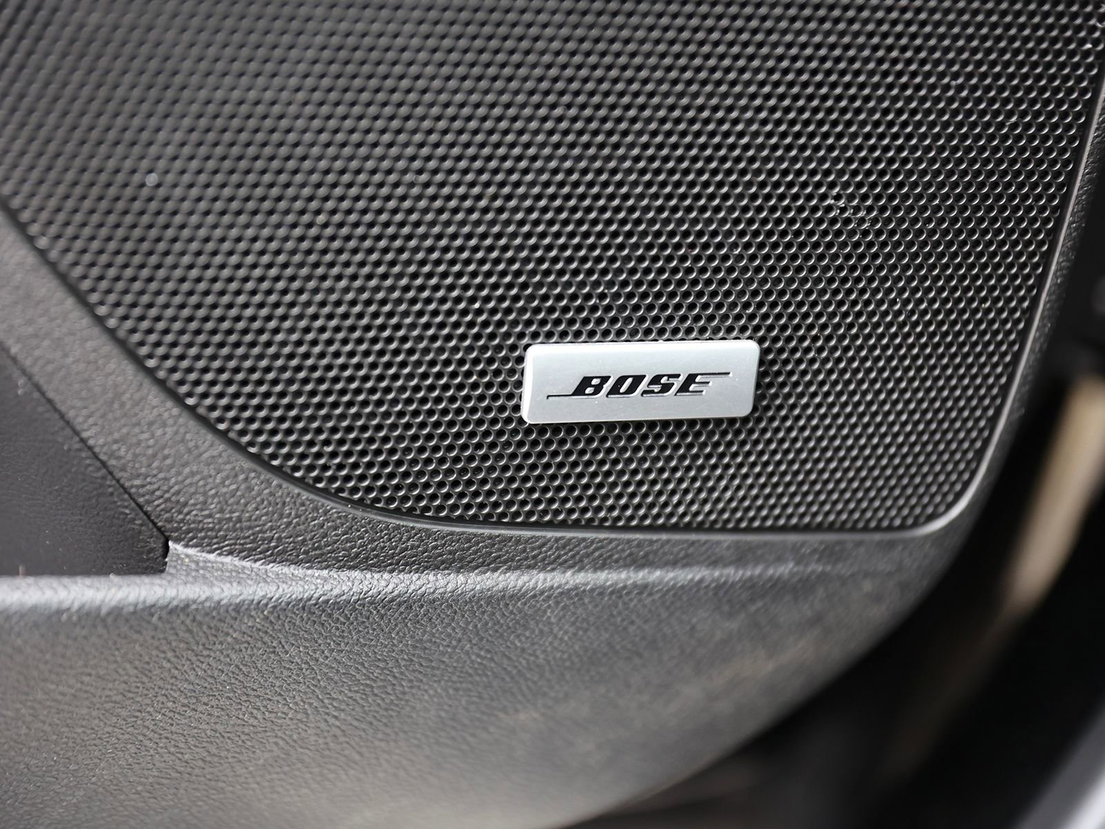 Used 2016 Chevrolet Impala LTZ w/ Enhanced Convenience Package image 37