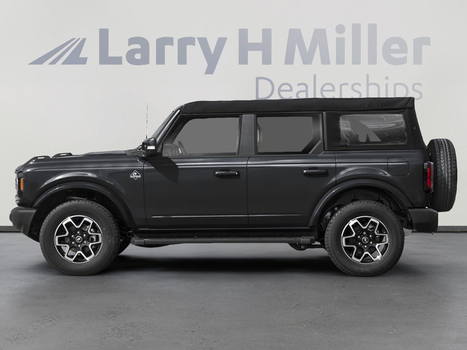 Used 2024 Ford Bronco Outer Banks AWD/4WD image 3