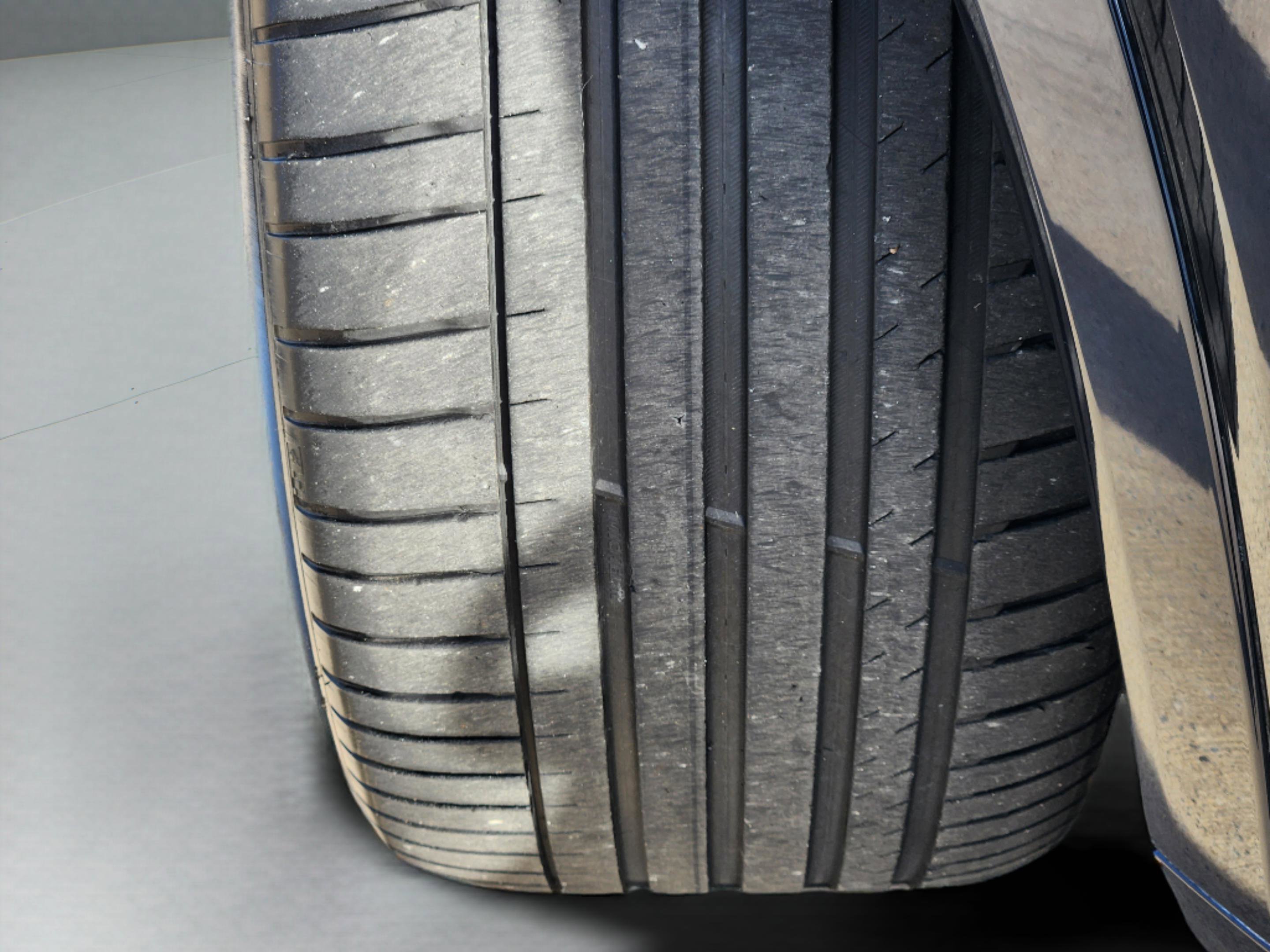 Used 2019 Porsche Cayenne Turbo image 10