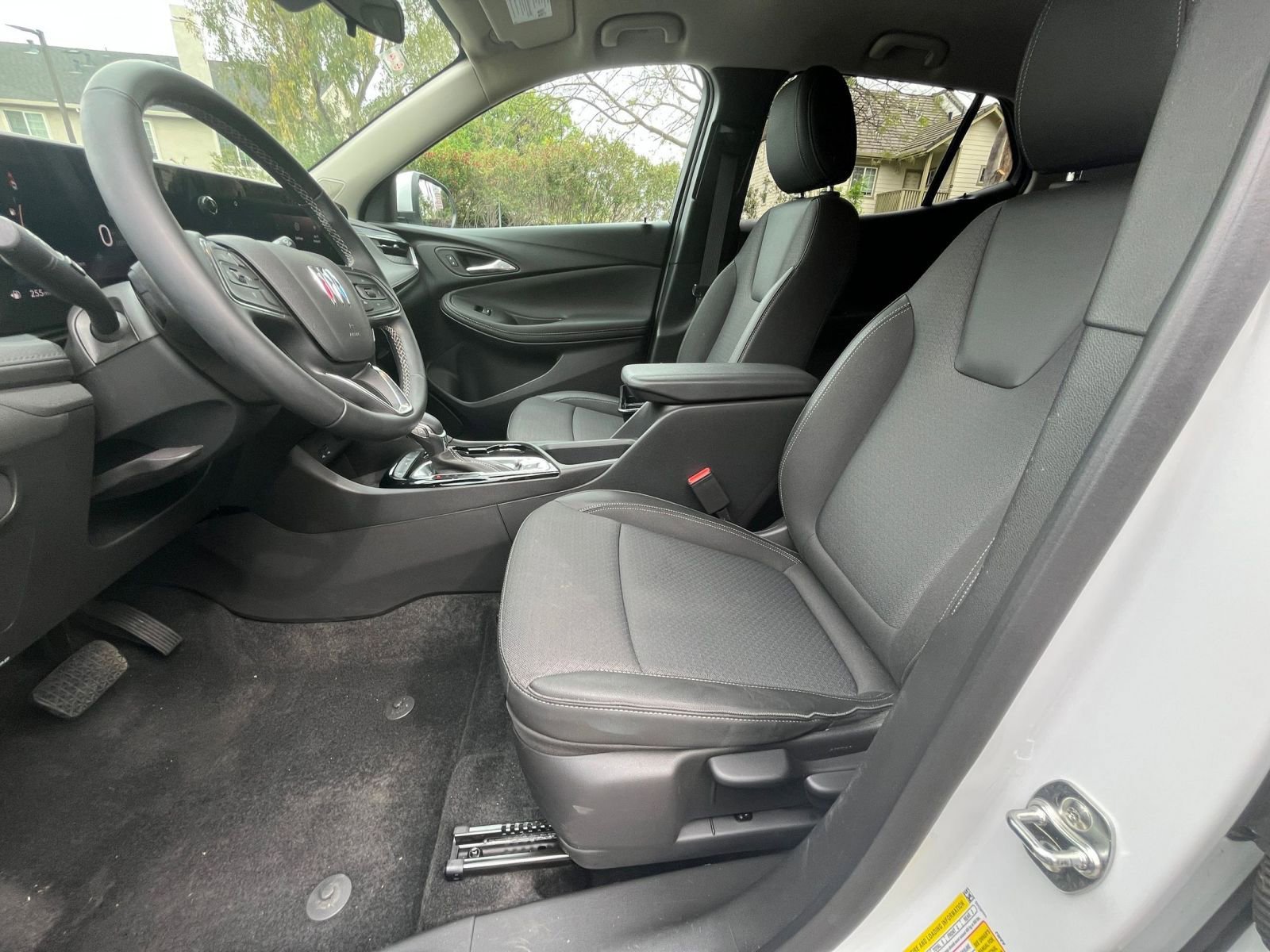 Used 2025 Buick Encore GX Preferred image 25