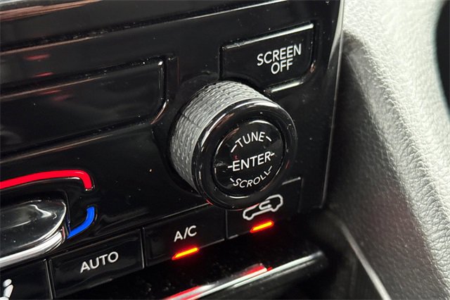 Used 2023 Jeep Grand Cherokee L Laredo image 33