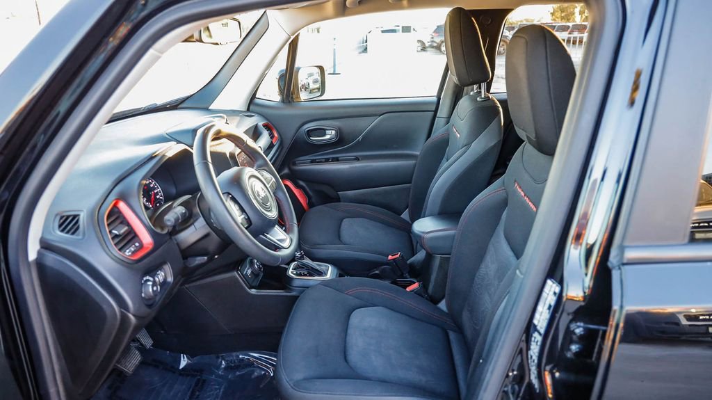 Certified 2023 Jeep Renegade Trailhawk image 18