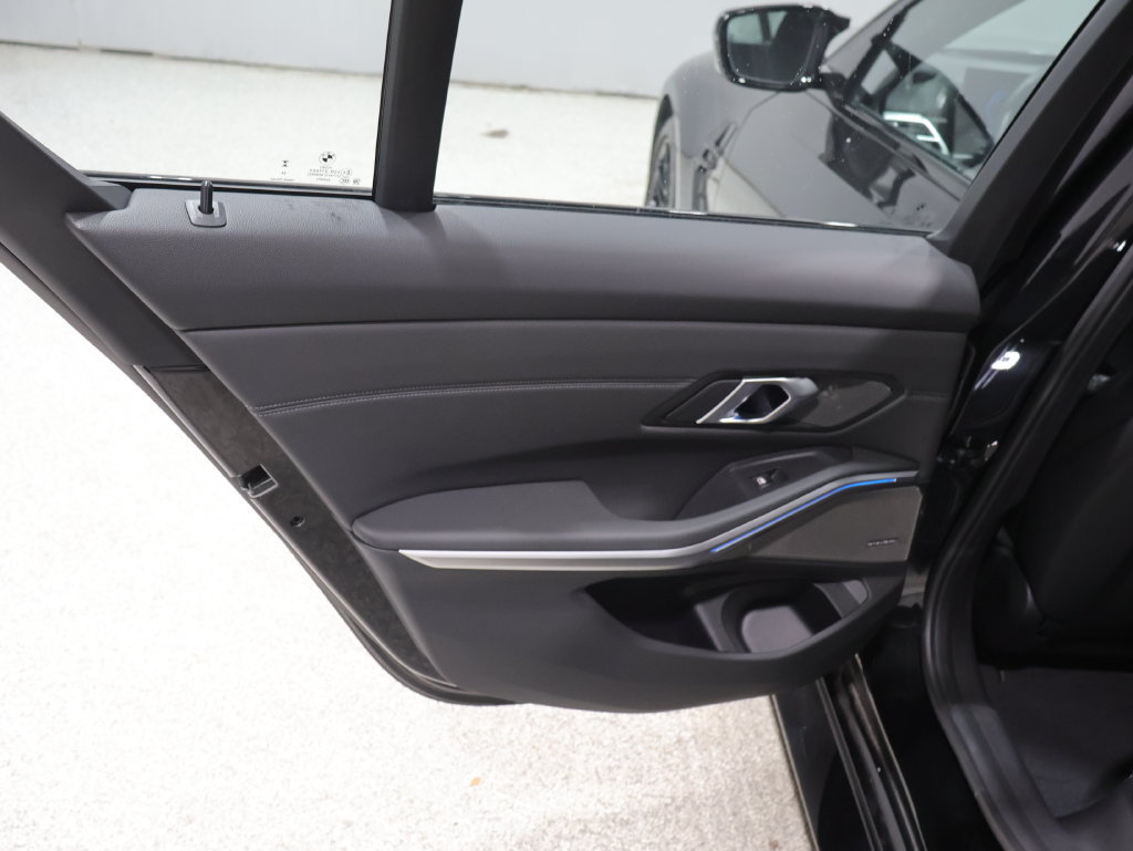 Used 2025 BMW M3 Competition AWD/4WD image 19