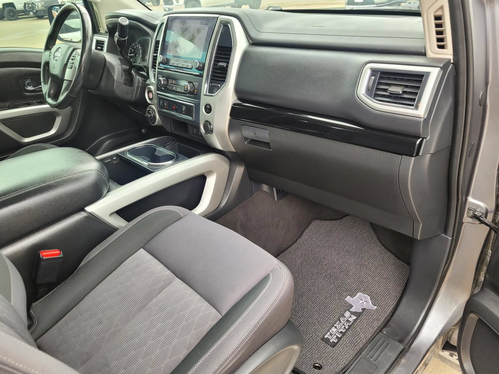 Used 2020 Nissan Titan SV w/ SV Convenience Package AWD/4WD image 9