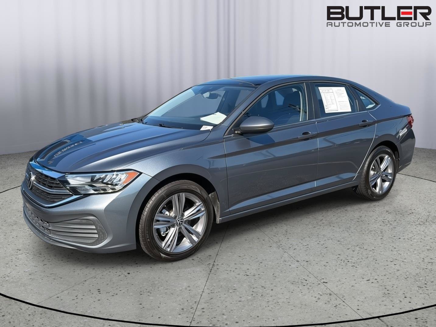 Used 2022 Volkswagen Jetta SE FWD image 2